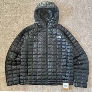 The North Face Men’s Black Quilted Hooded Puffer Jacket